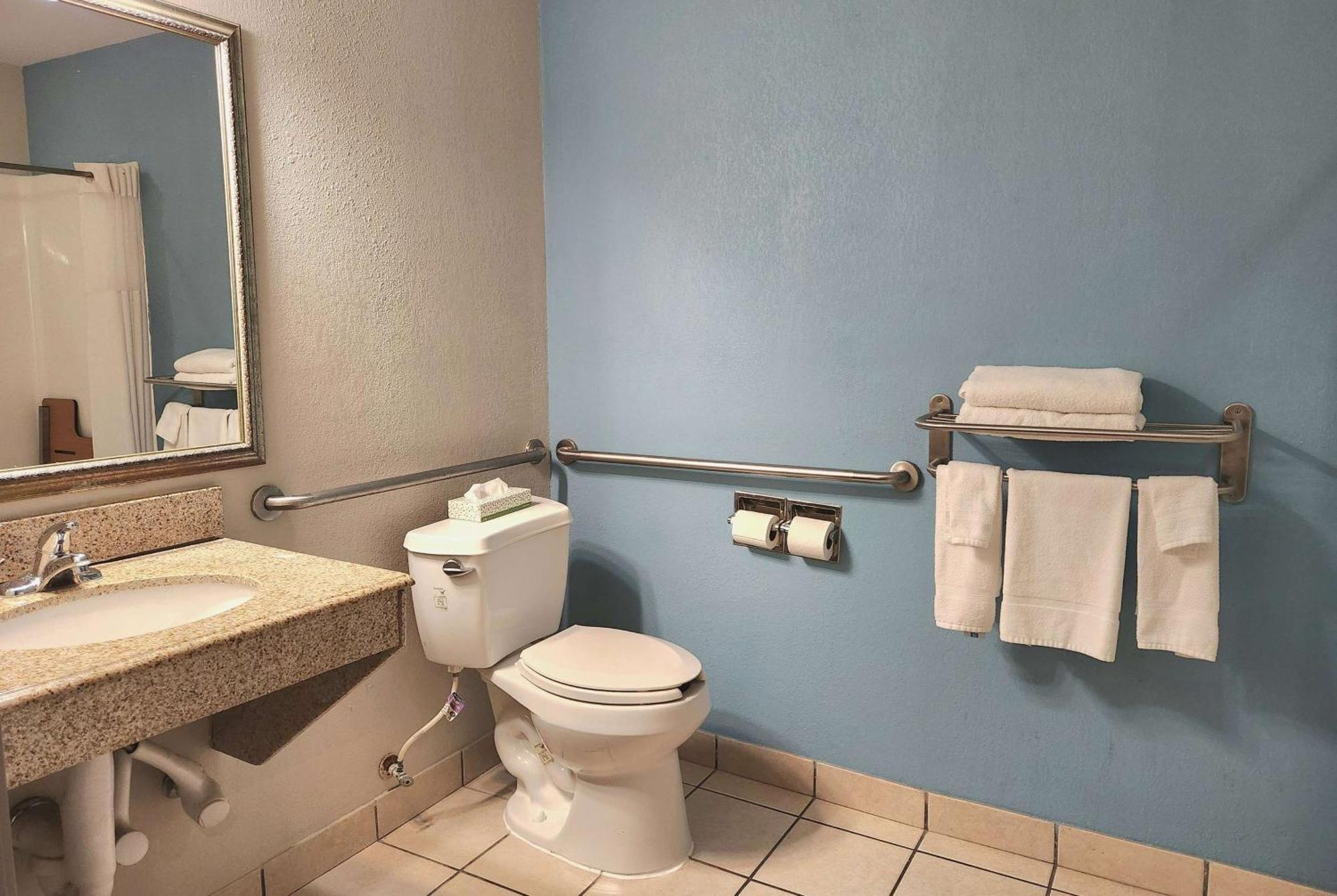Days Inn & Suites By Wyndham Thibodaux Esterno foto