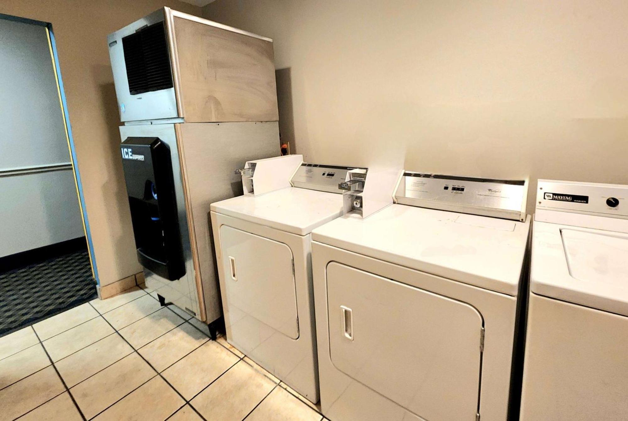 Days Inn & Suites By Wyndham Thibodaux Esterno foto