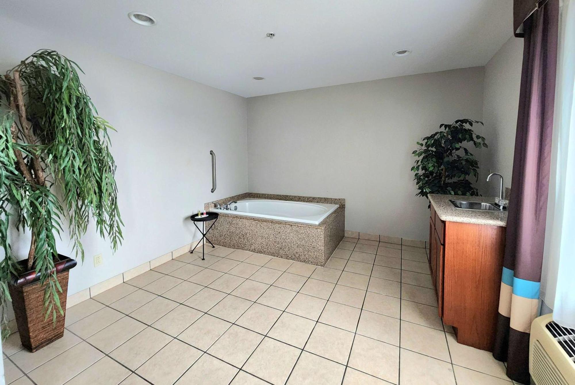 Days Inn & Suites By Wyndham Thibodaux Esterno foto
